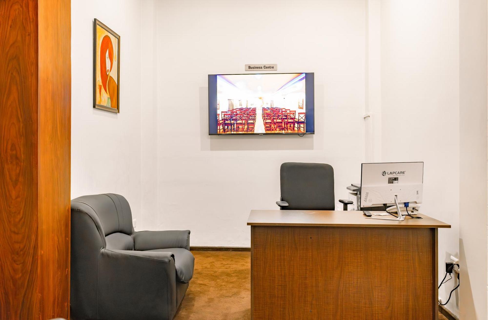 Hotel Narendra Central Muvattupuzha Esterno foto
